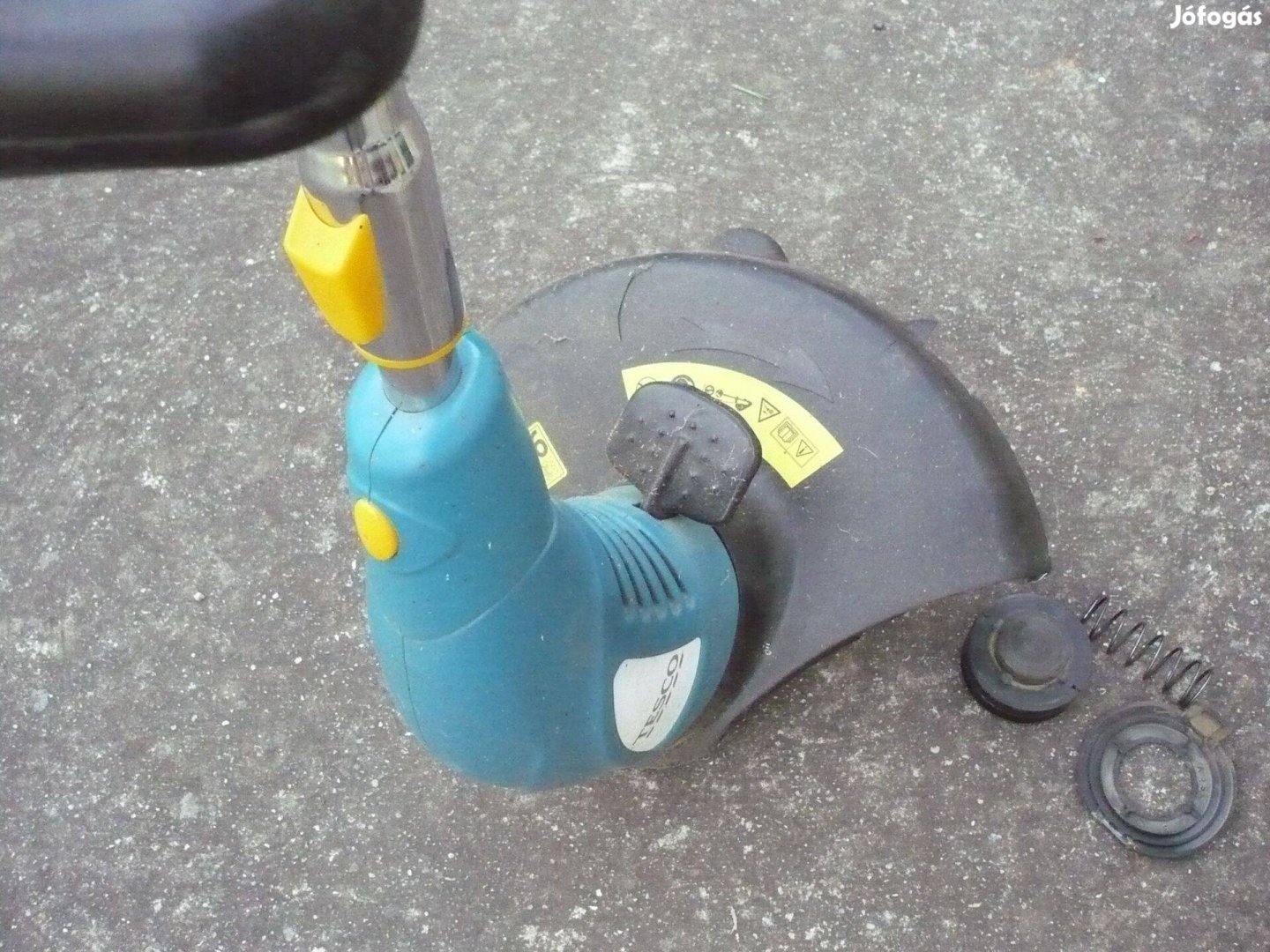 Fűszegély nyíró 500 W-os Tesco-s hibás