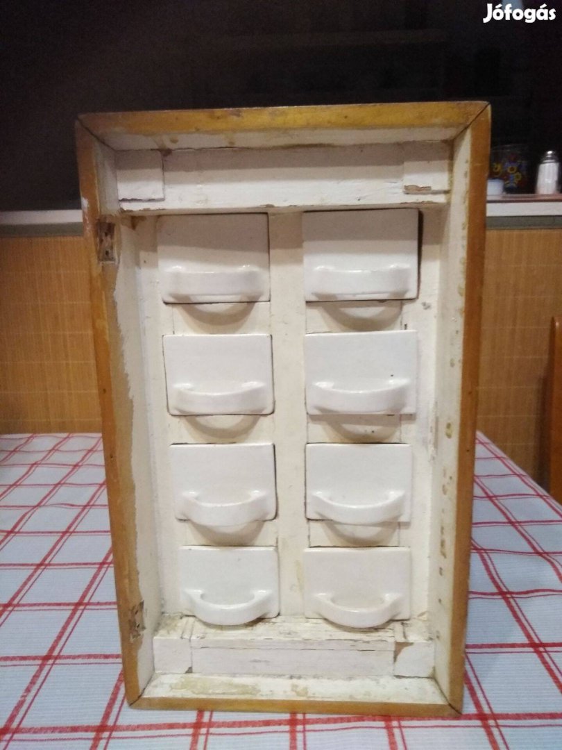 Fűszertartó Szekrényke