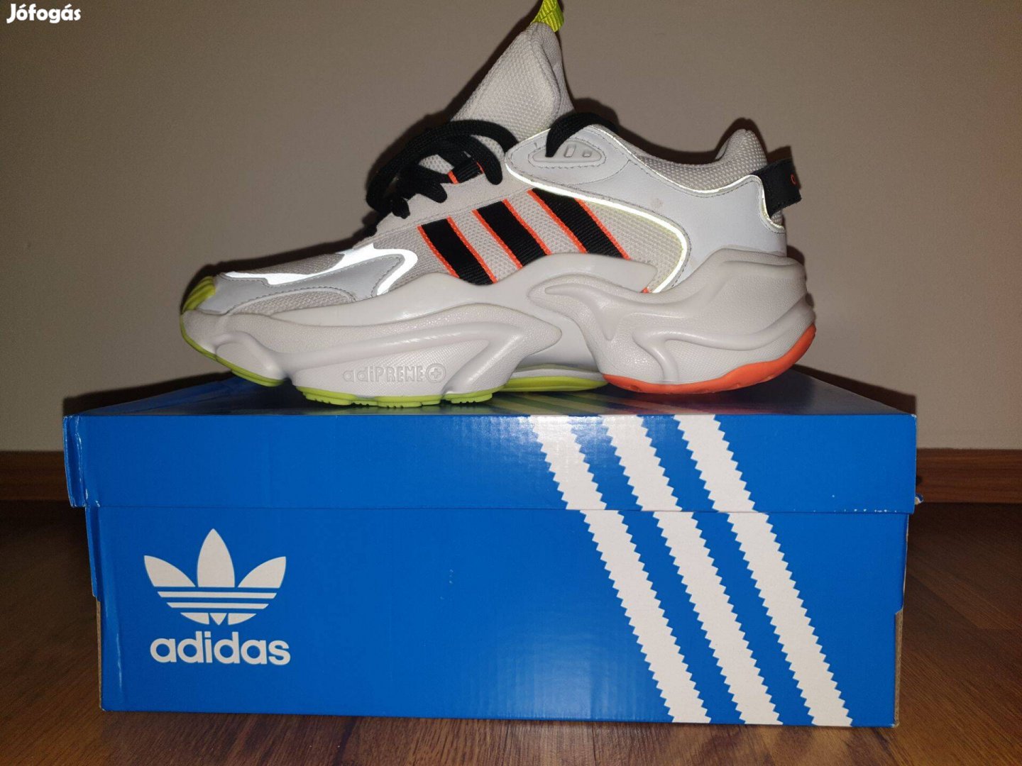 Futócipő Adidas Magmur 39 2/3-os méret