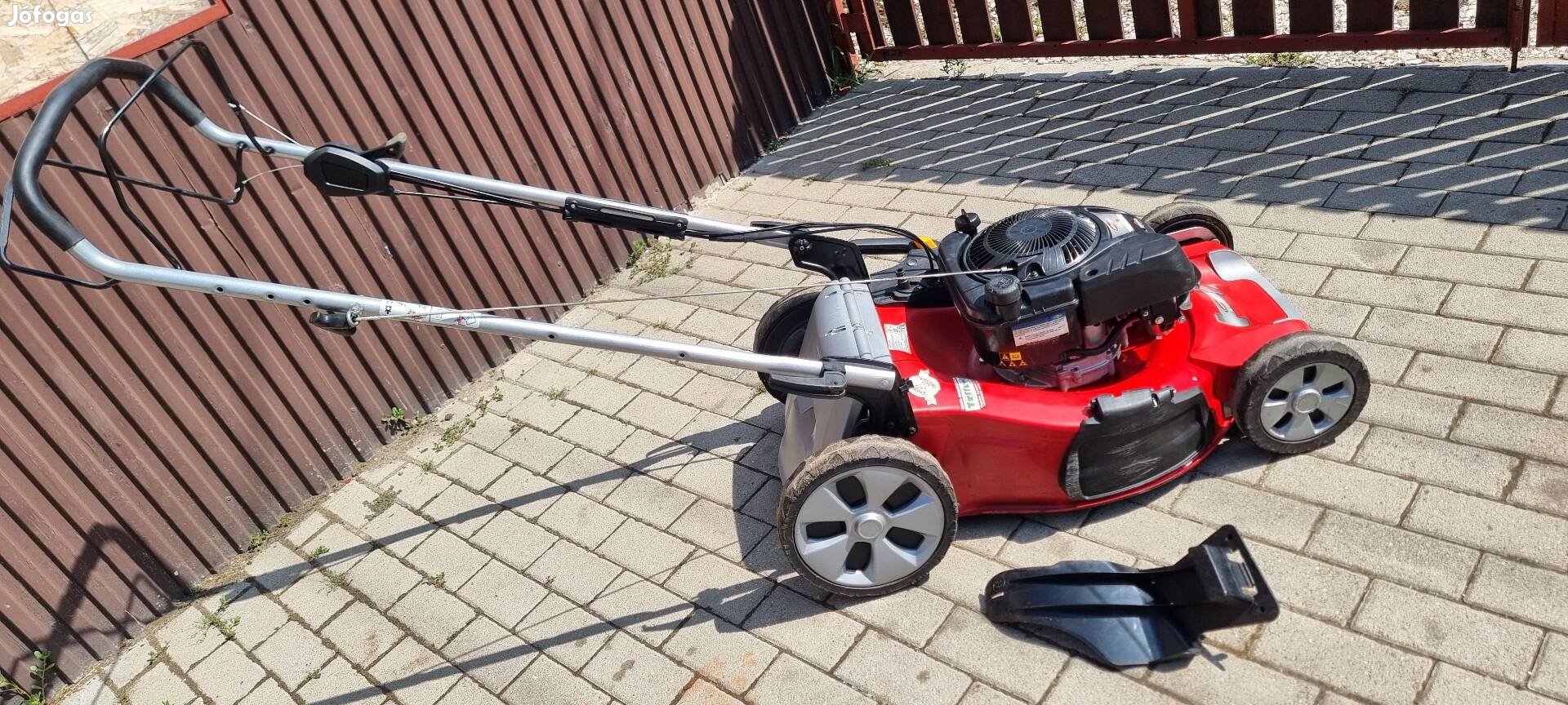 GGP Castelgarden 53cm Briggs&Stratton 775 önjáró mulcsozó fűnyíró