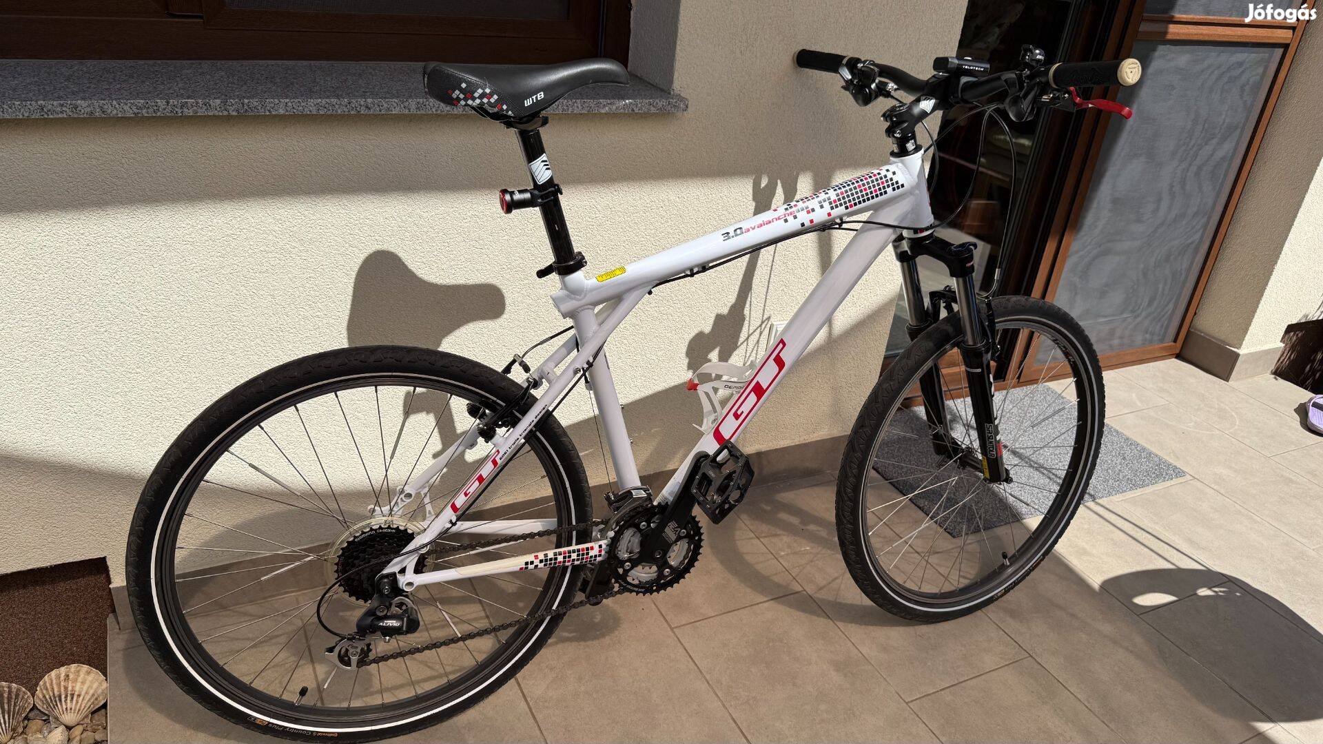 GT Avalanche 3.0 "L" méret, 26" kerék méret, előle teleszkóp., újszerű