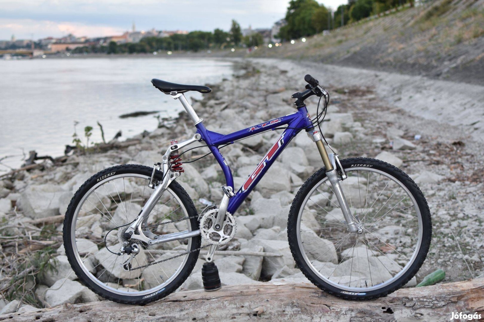 GT LTS 3000-DS mtb kerékpár_vázméret:48/19"