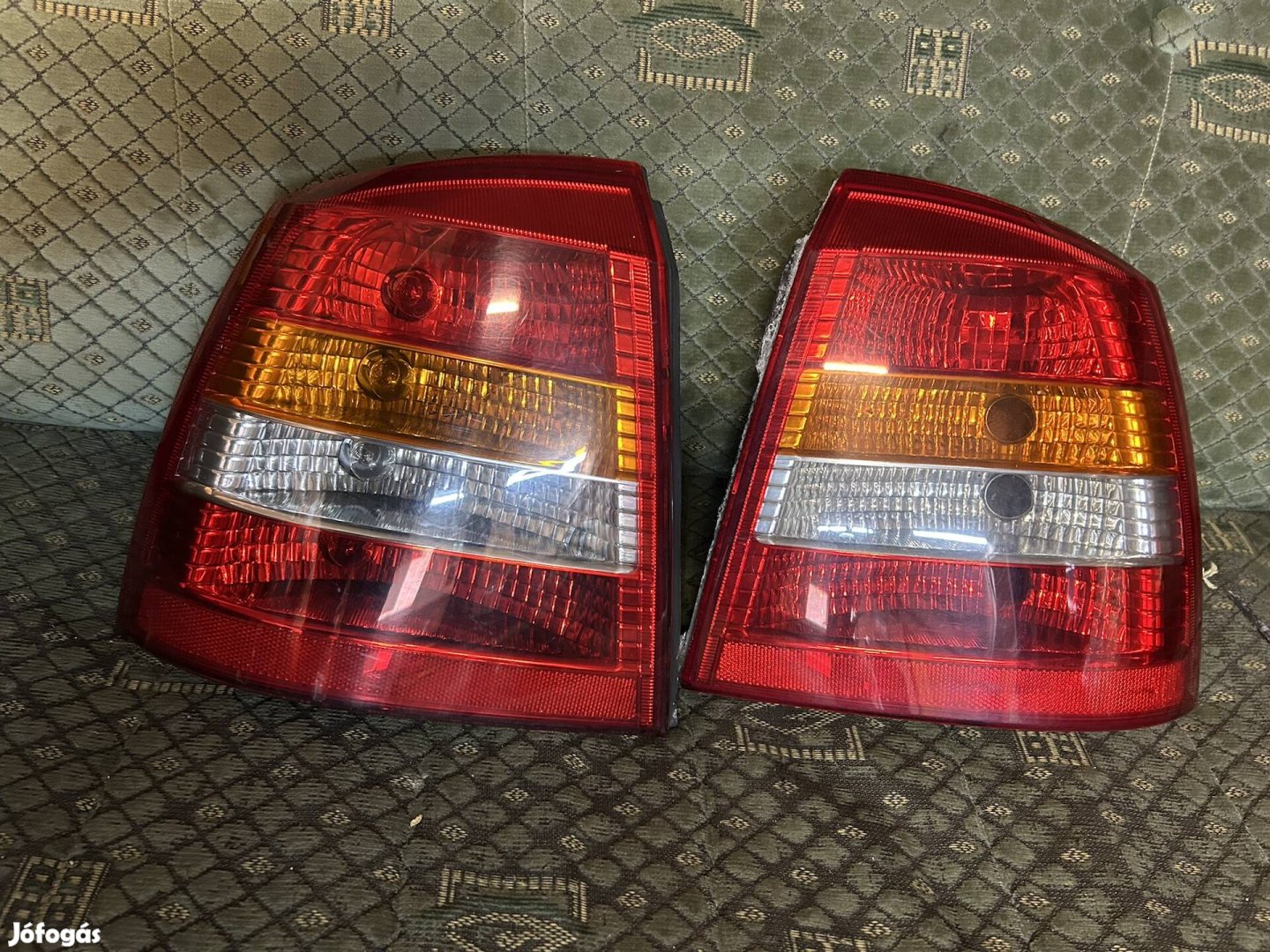 G astra hátsó lámpa