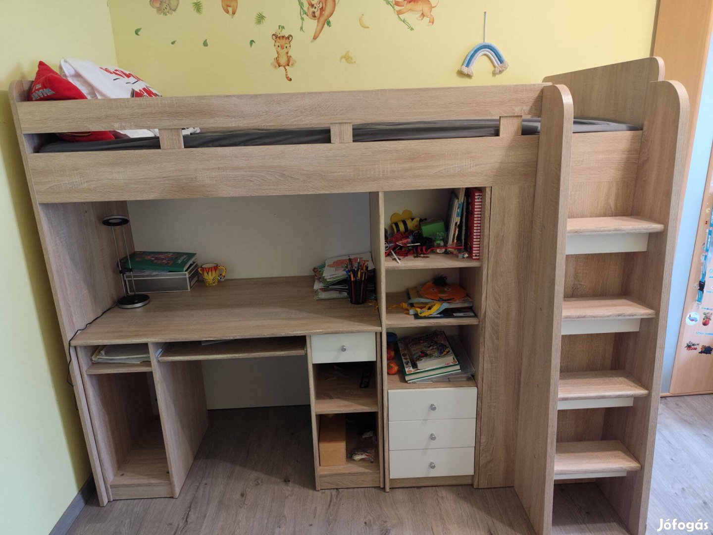 Galériaágy íróasztallal+új matrac