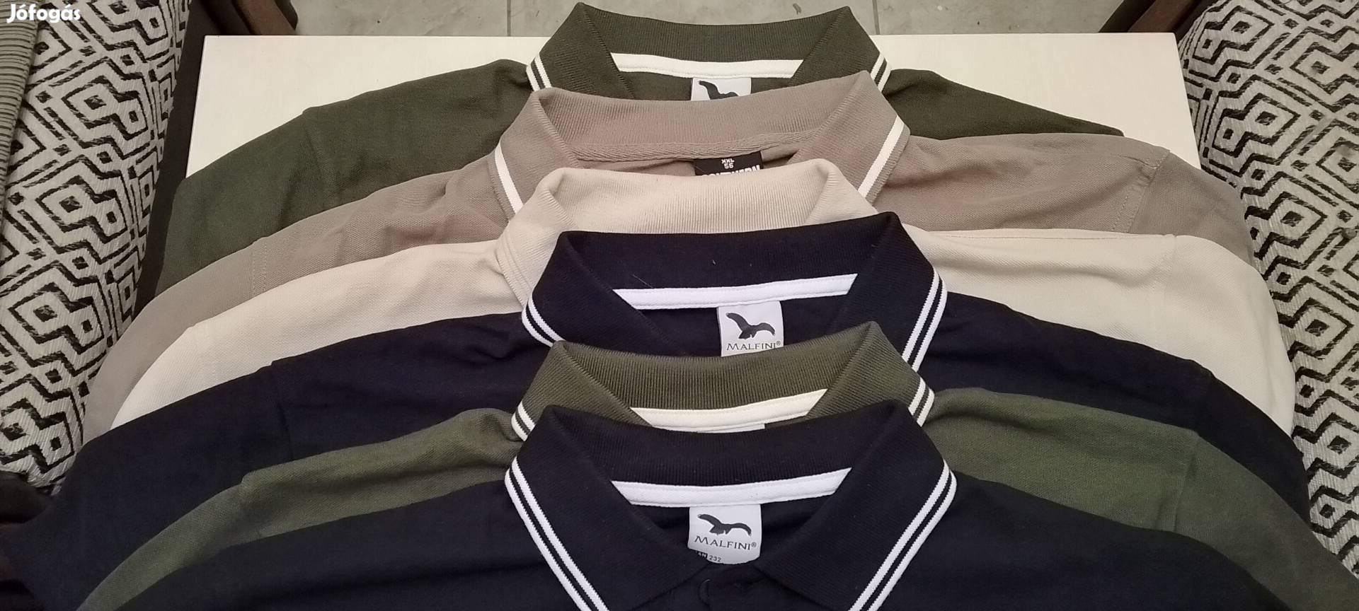 Galléros pólók.