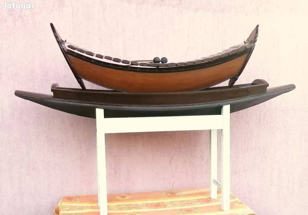 Gamelán különleges csónak testű ütős hangszer. Thaiföldi egyedi ritka