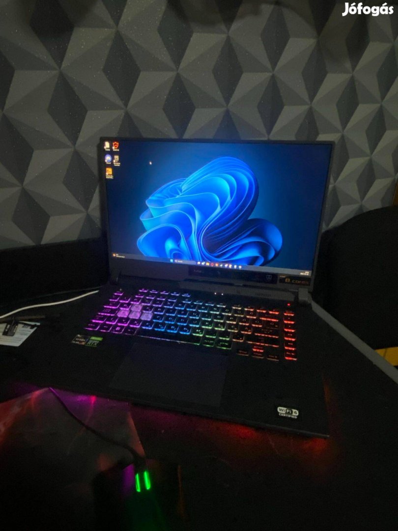 Gamer Laptop eladó (Asus ROG Strix G513IC-HN013)