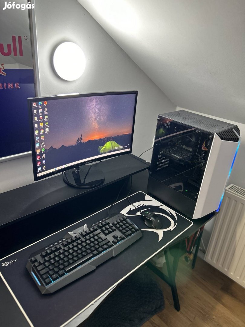 Gamer PC monitor ,egér és billentyűzet 
