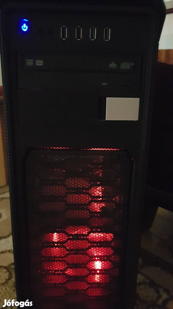 Gamer asztali PC