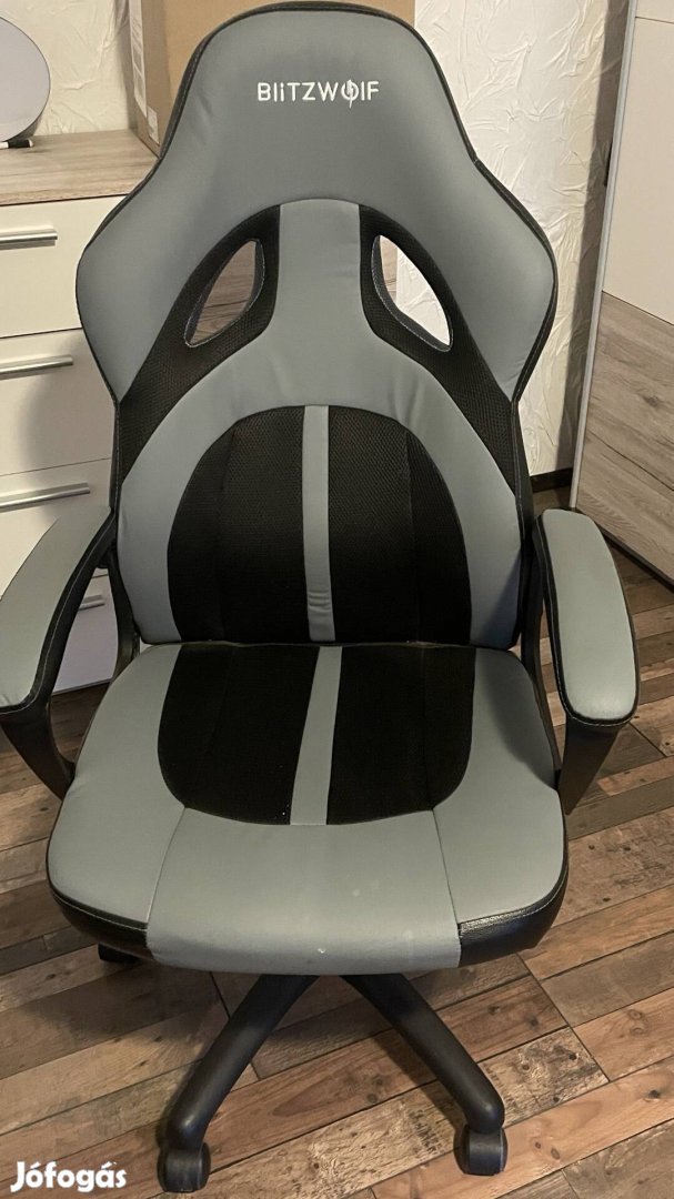 Gamer forgószék