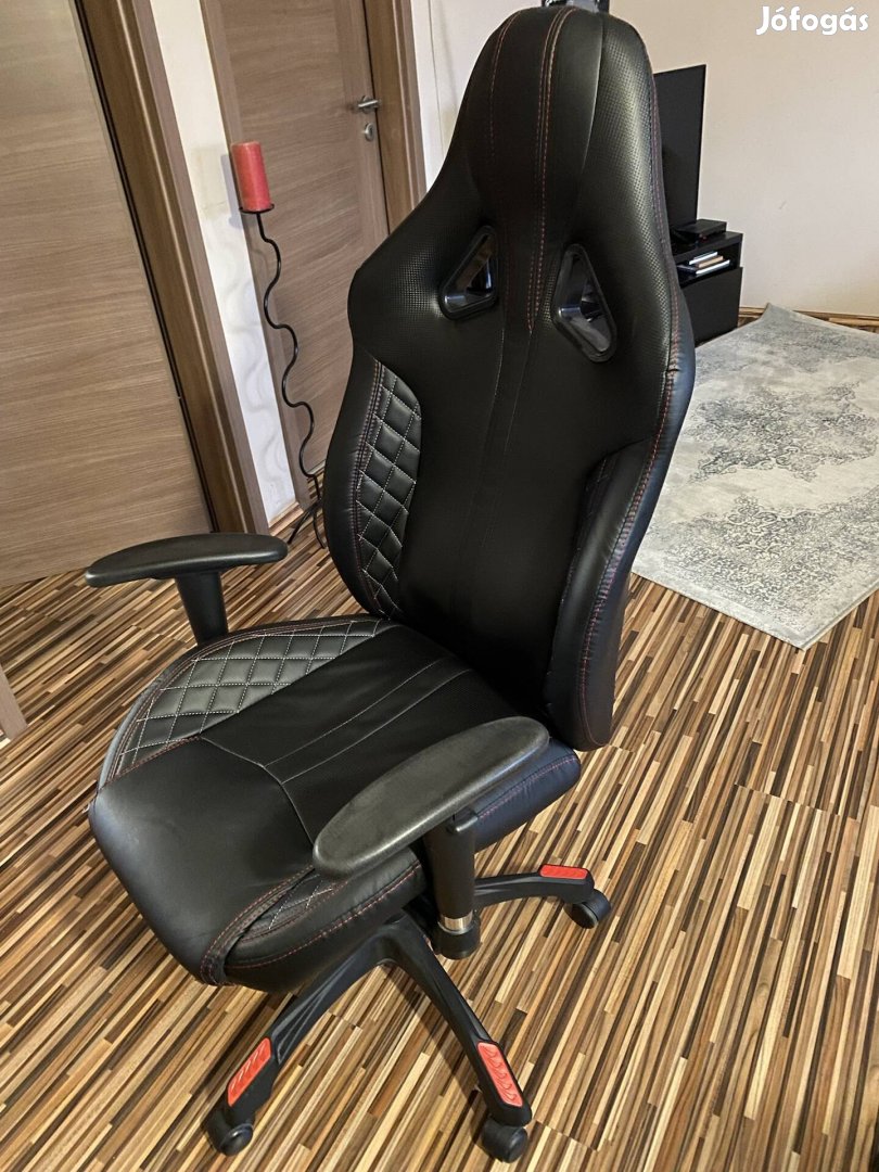 Gamer szék, alig használt