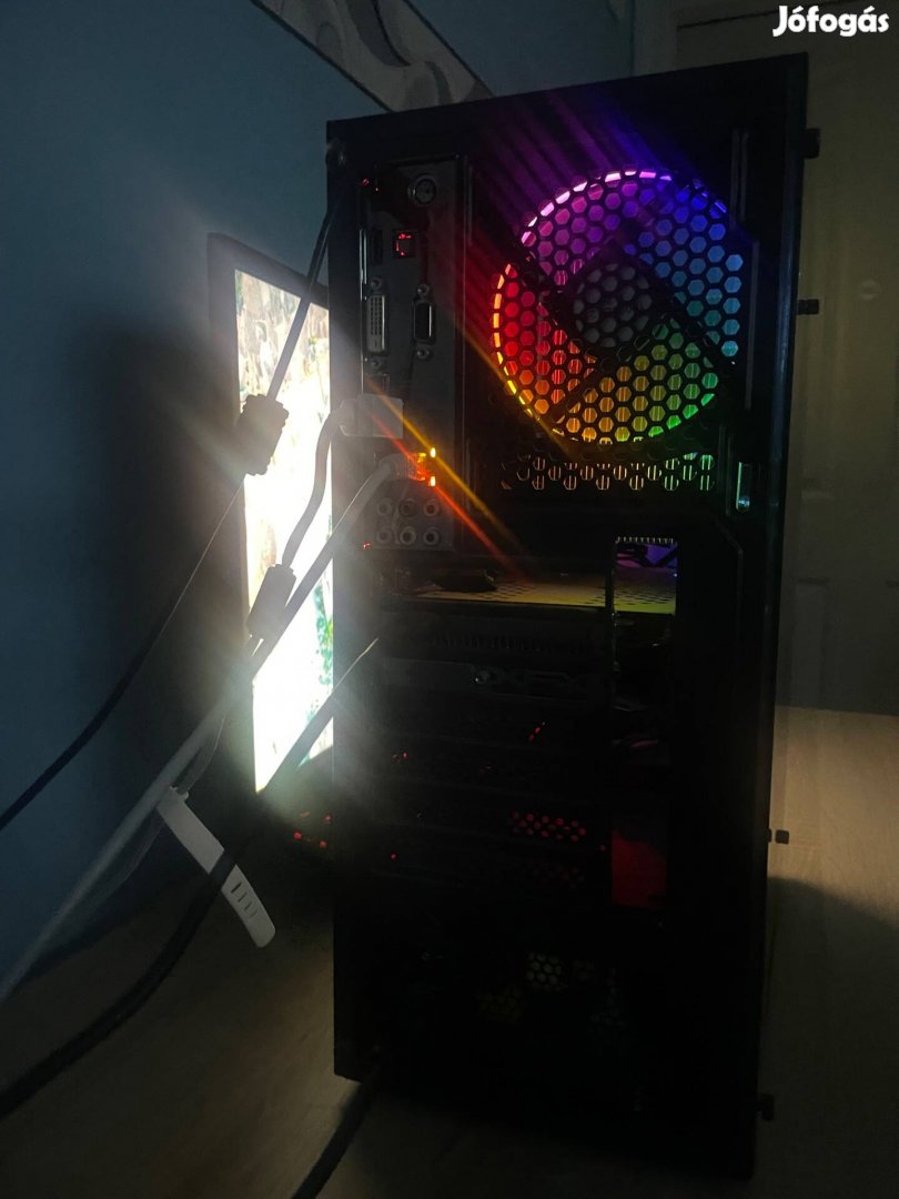 Gaming pc és billentyűzet