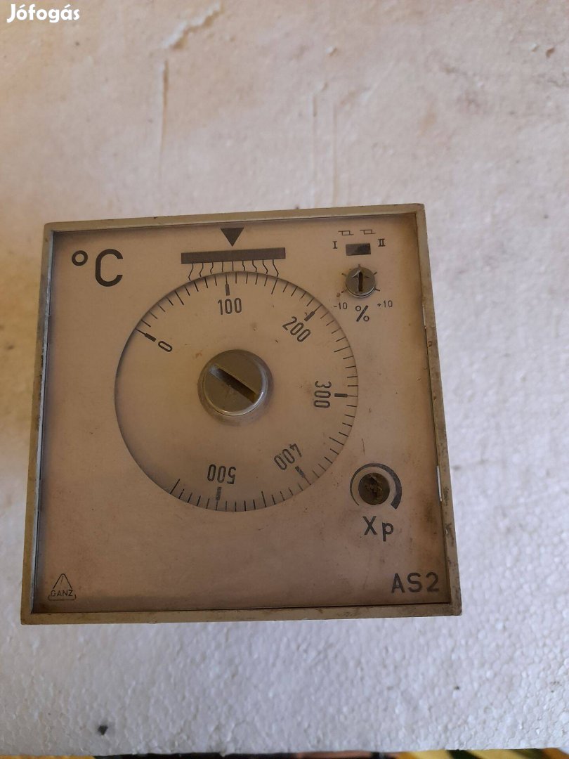 Ganz AS2 elektronikus hőmérséklet- hőfokszabályozó táblaműszer