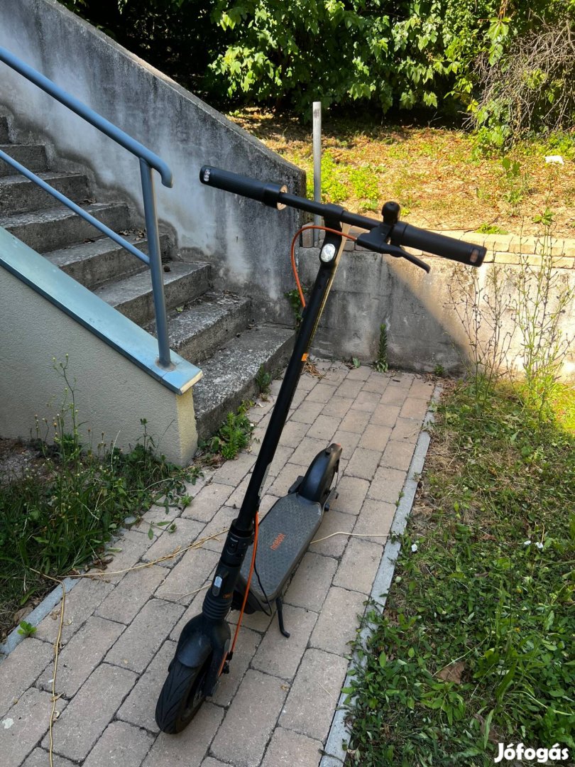 Garanciális Segway Ninebot Kickscooter F2 Pro