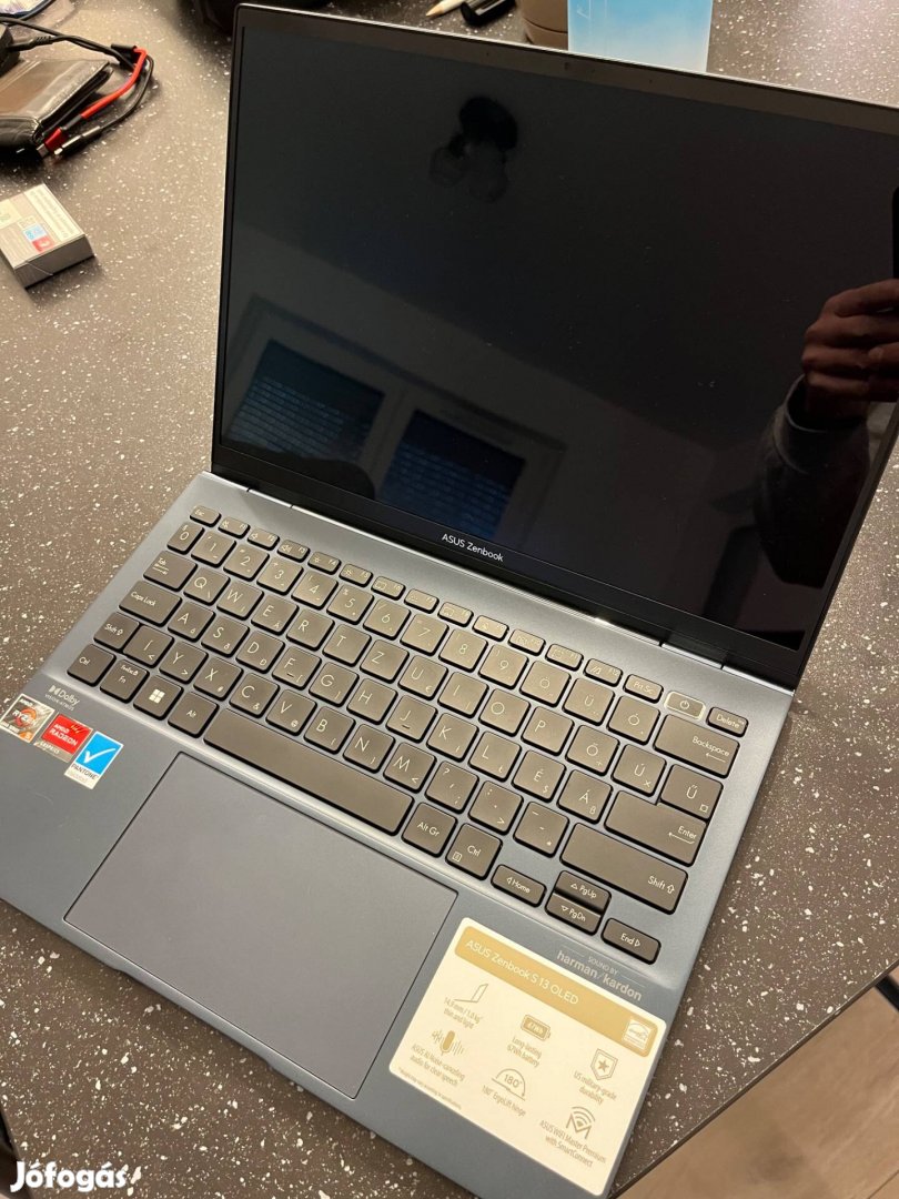 Garanciális, teljesen új Asus S13 OLED Zenbook eladó családi ok miatt!