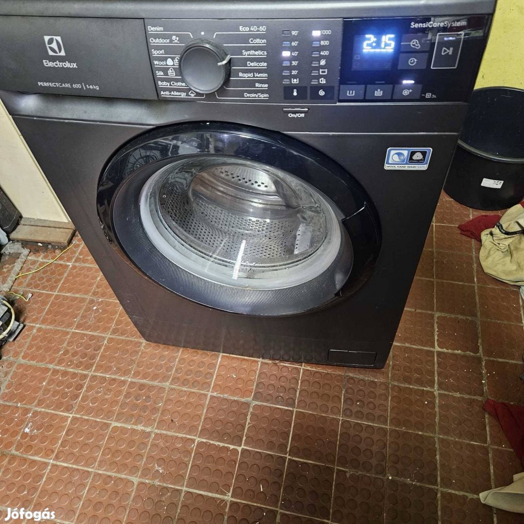 Garanciális keskeny electrolux steam 1200A+++ elöltöltős mosógép