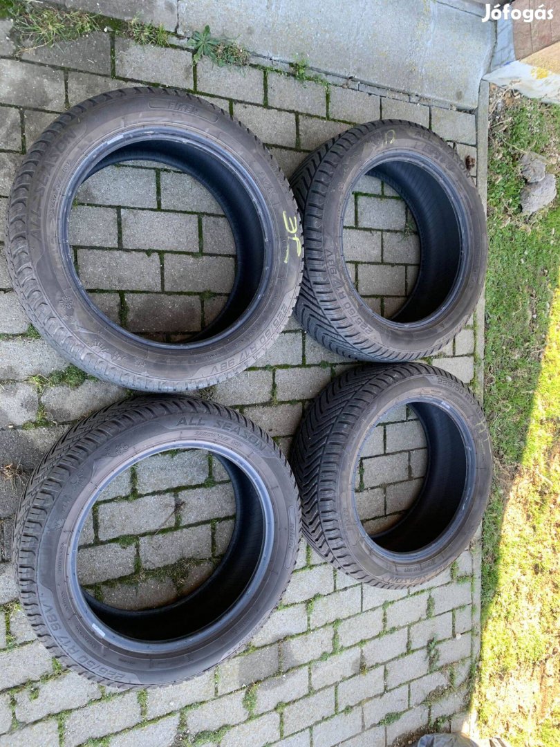 Garanciás Riken négyévszakos gumik 225/50 R17