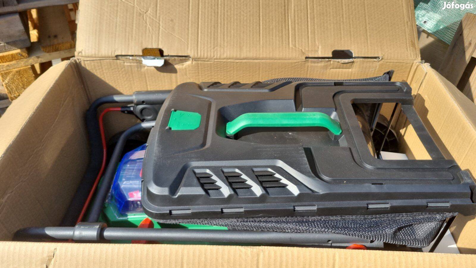 Garanciával, Powertec Garden akkumulátoros fűnyíró 50L-es gyűjtő táska