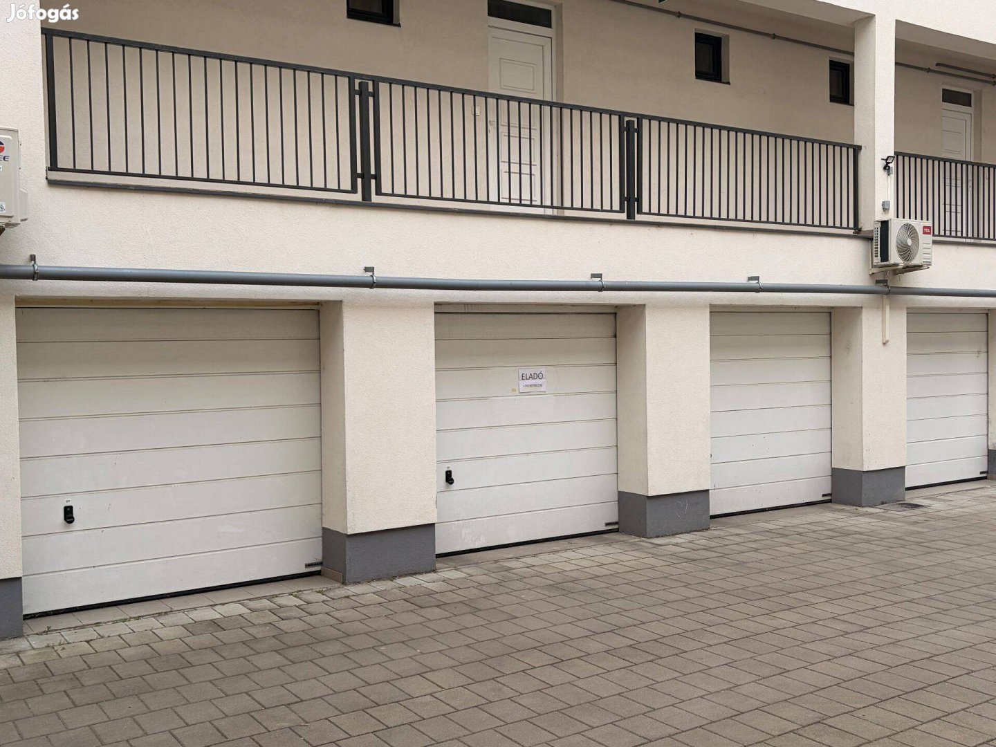 Garázs eladó 15m2 - Négyes Huszárok 7