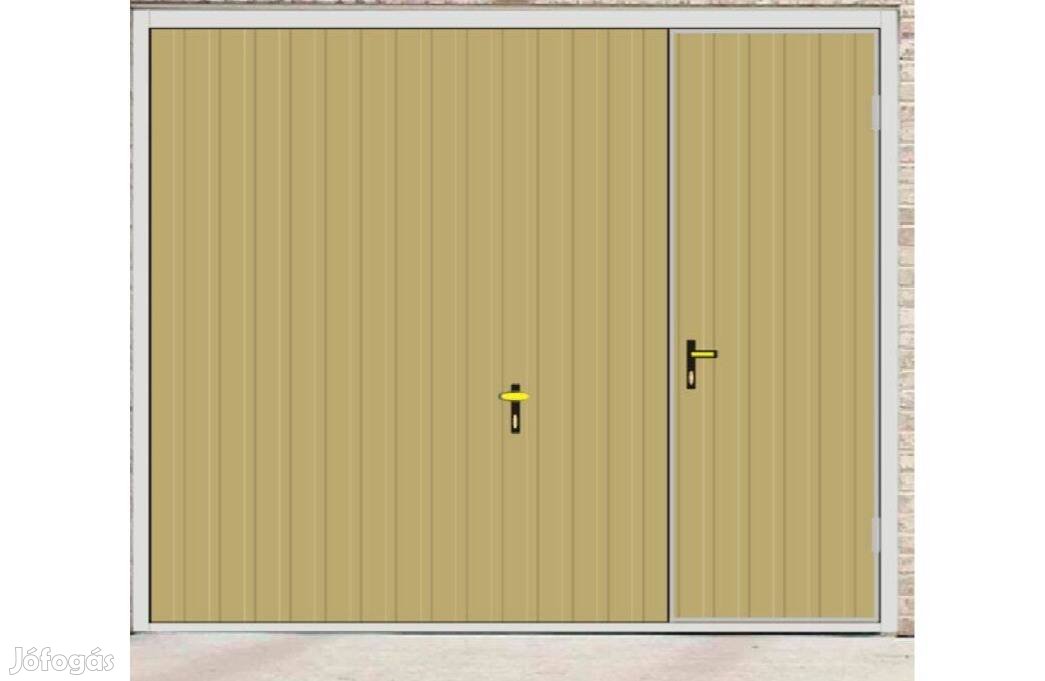 Garázskapu PR billenő, fényes homok szín, szenélybejáró a
