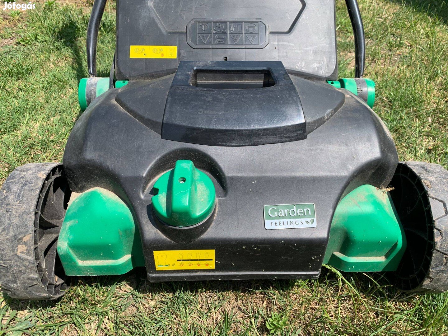 Garden Feeling 2x1-ben elektromos füszellöztetö és vertikutáló