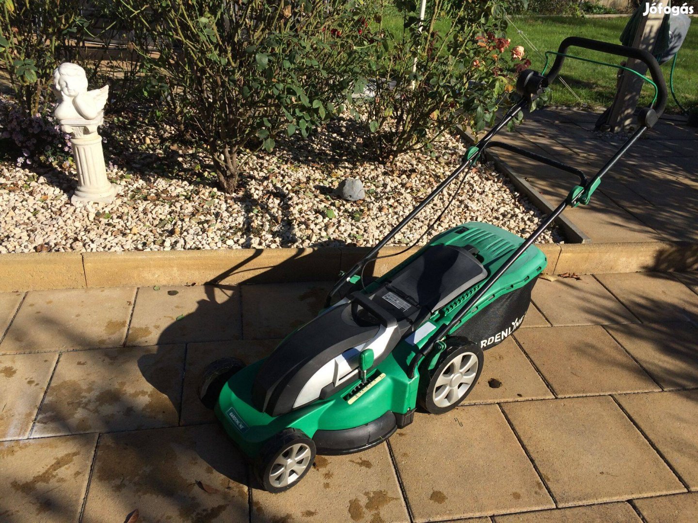 Gardenline Elektromos Fűnyíró Fűgyűjtős 1800 W 43 cm