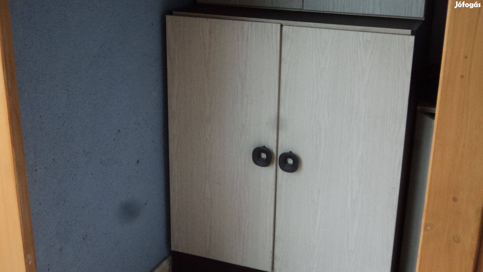 Gardrób rakodós Szekrény