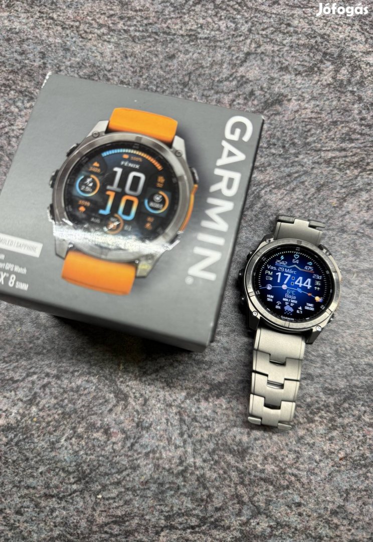 Garmin Fenix 8 sapphire titan 51mm-es titan szíjjal