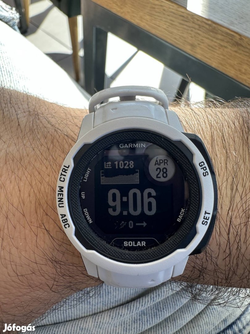 Garmin Instinct 2S Solar típusú sportóra, karcmentes állapotban