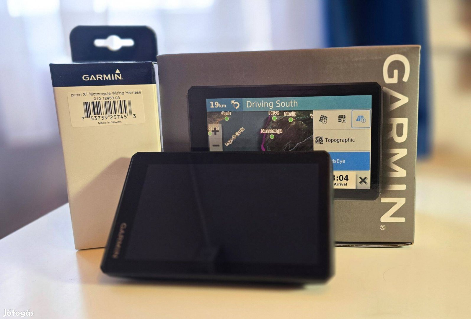 Garmin Zumo XT navigáció 2 kábellel