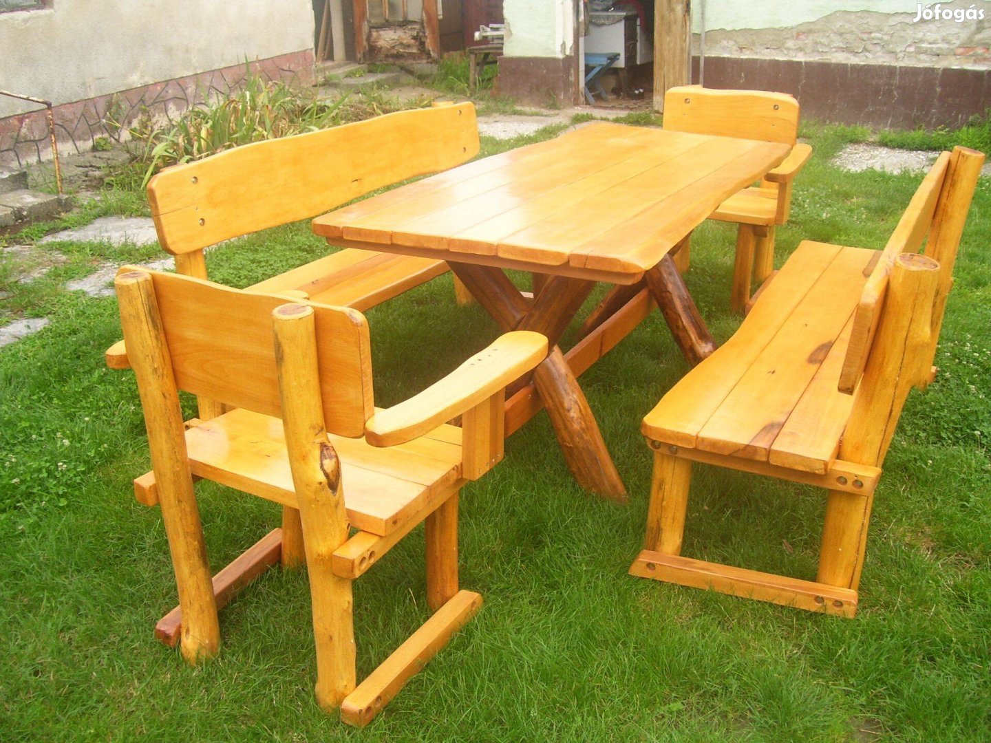 Garnitúra karfás székkel