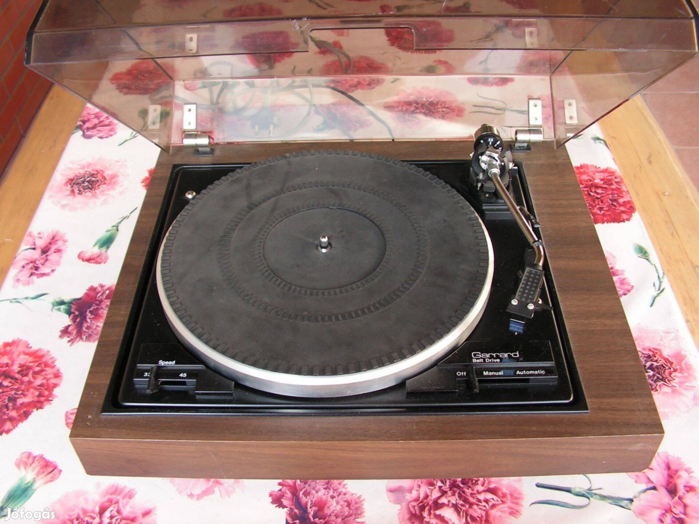 Garrard full automata szíjhajtásos bakelit lemezjátszó