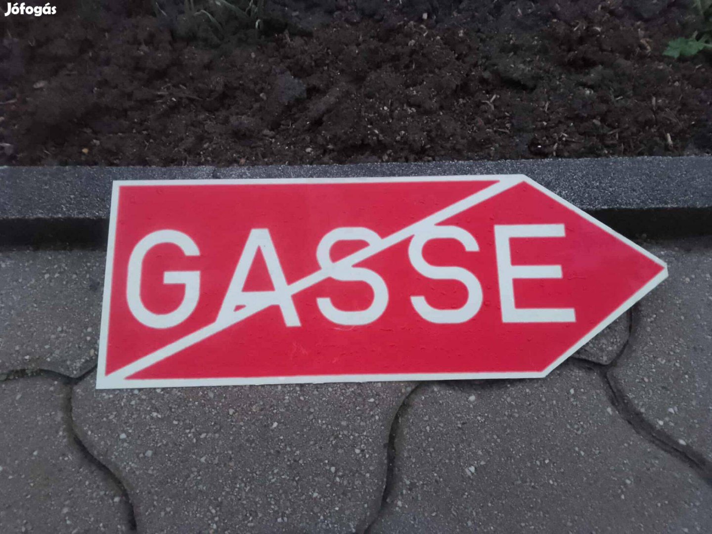 Gasse feliratú fém tábla eladó