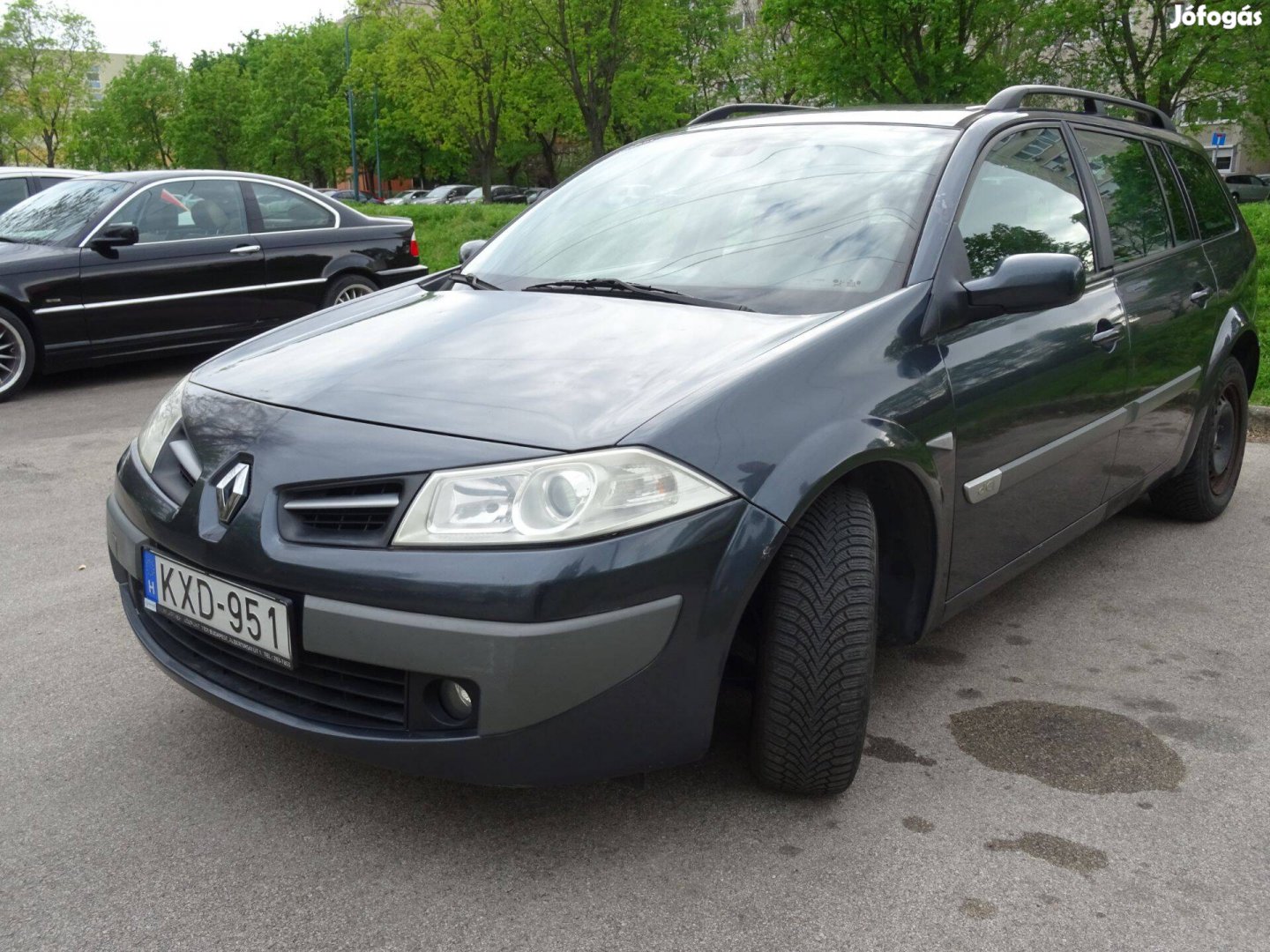 Gazdaságos, Renault kombi családi autó extrákkal eladó