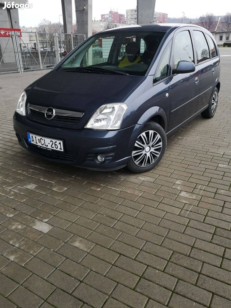 Gazdát cserélne kitűnő állapotú Merivám