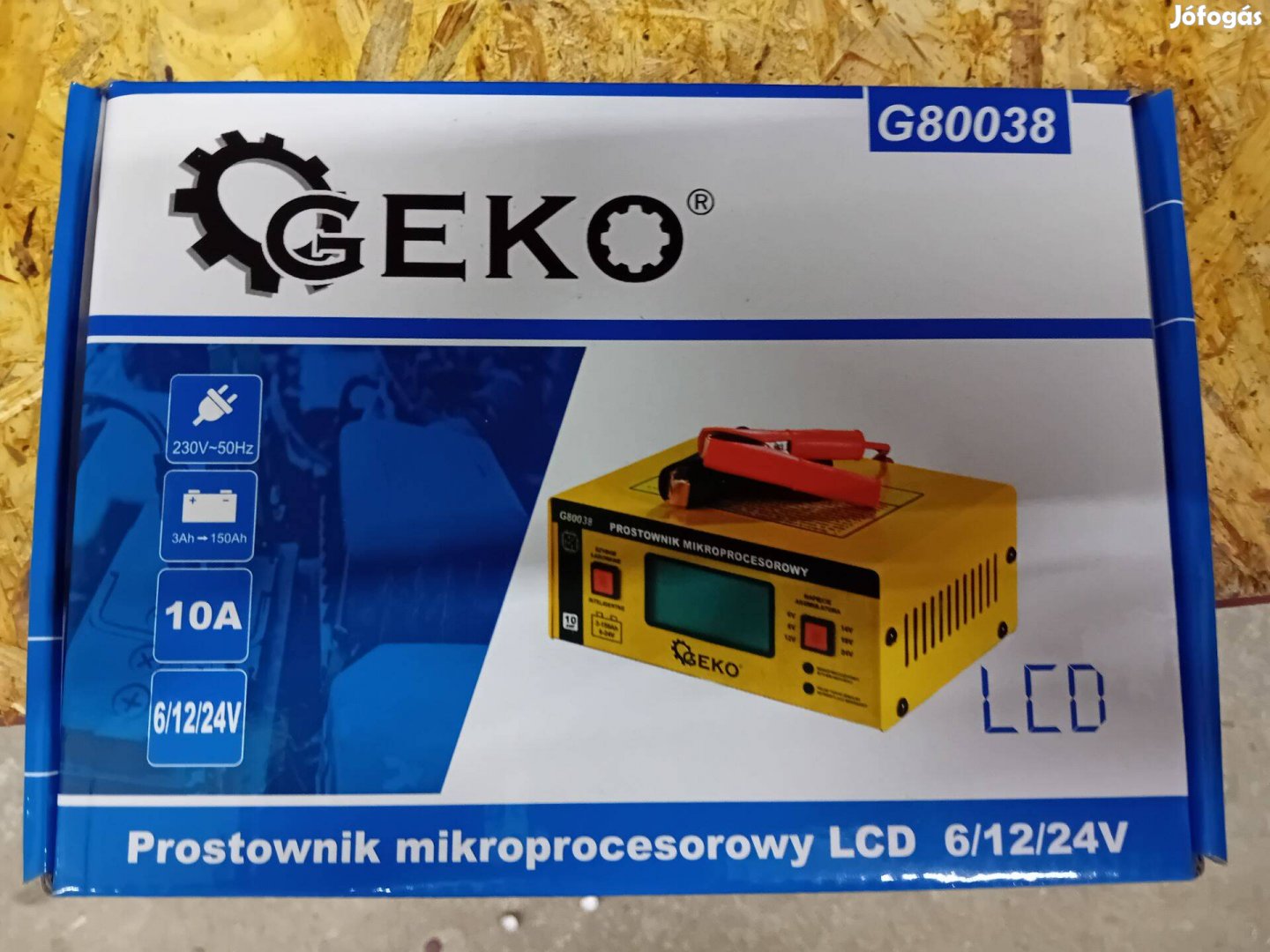 Geko akkumulátor töltő mikroprocesszoros LCD 6V/12V/24V 10A G80038