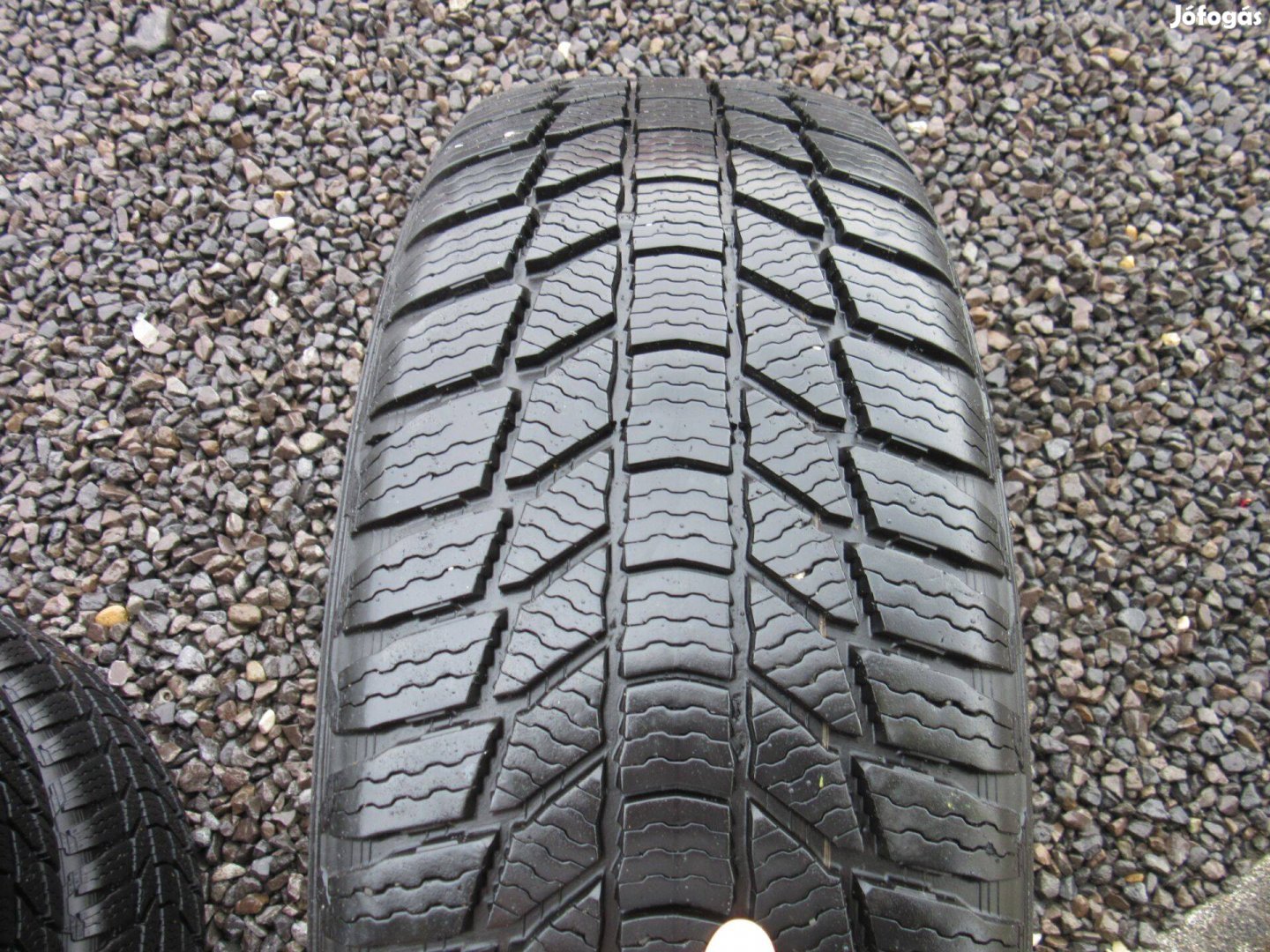 General 225/60 R17 Téli gumi eladó