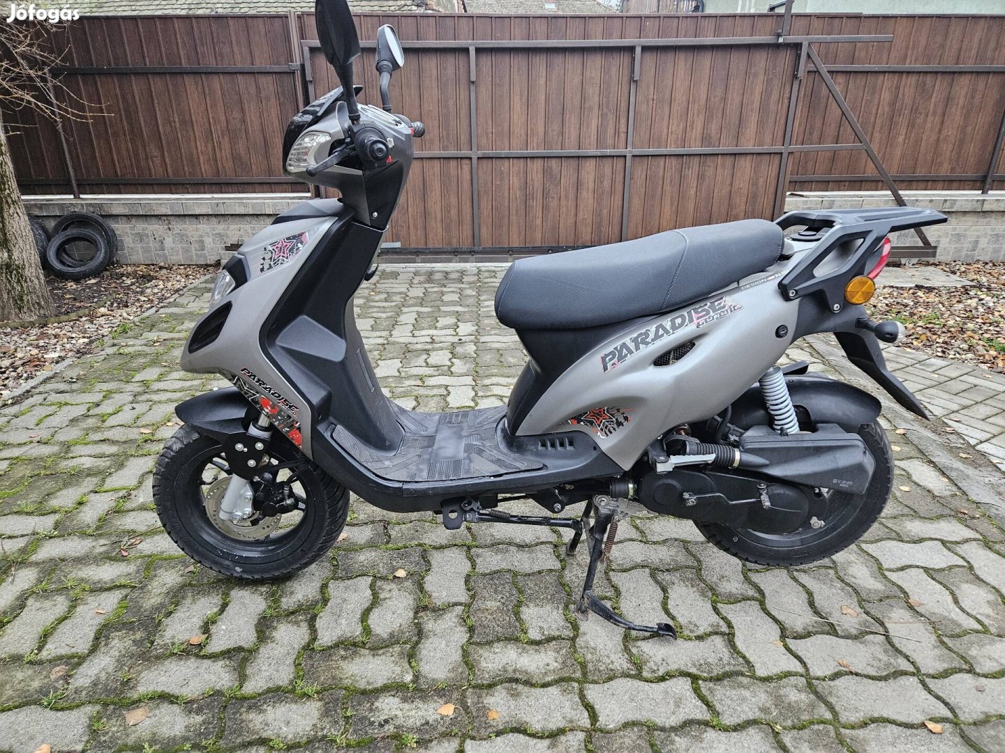 Generic Paradise 4T inj robogó