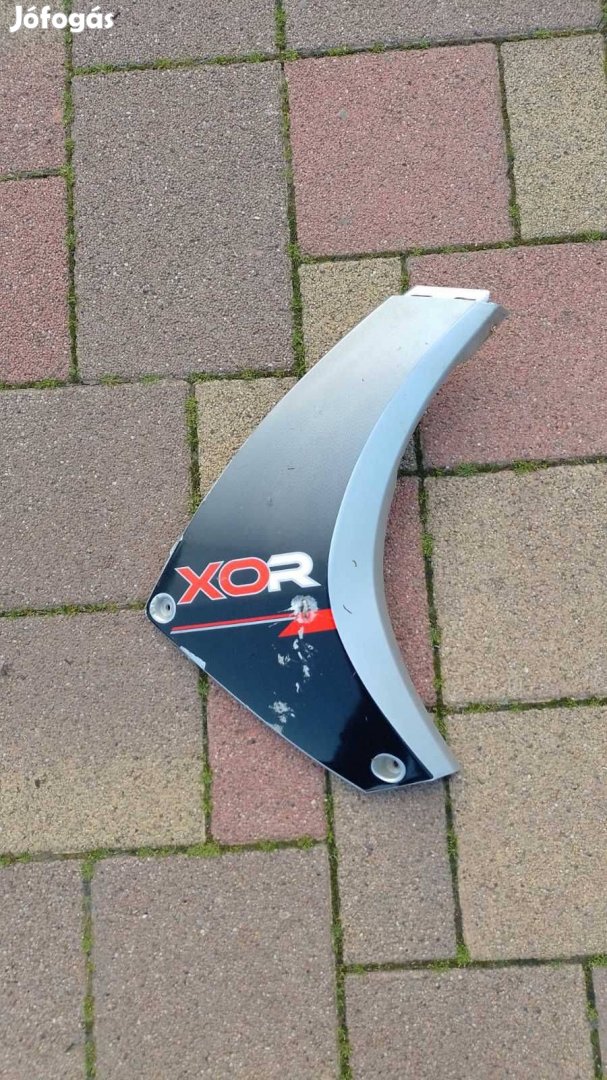Generic Xor jobb első idom