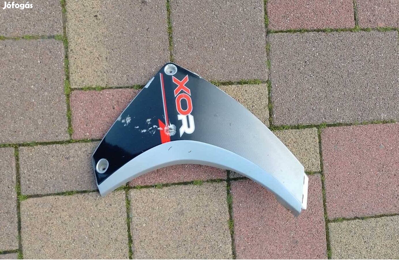 Generic Xor jobb első idom