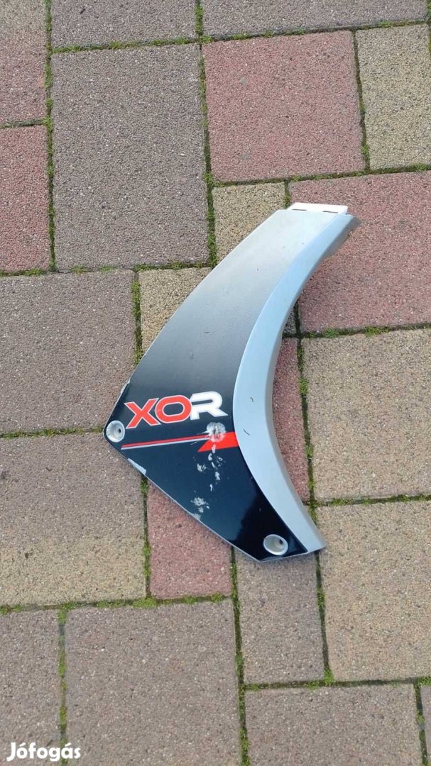 Generic Xor jobb első idom