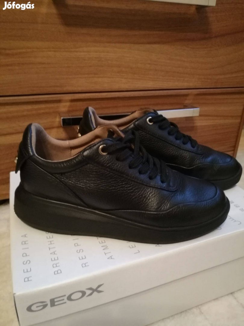 Geox bőr kényelmes fekete cipő 35-ös