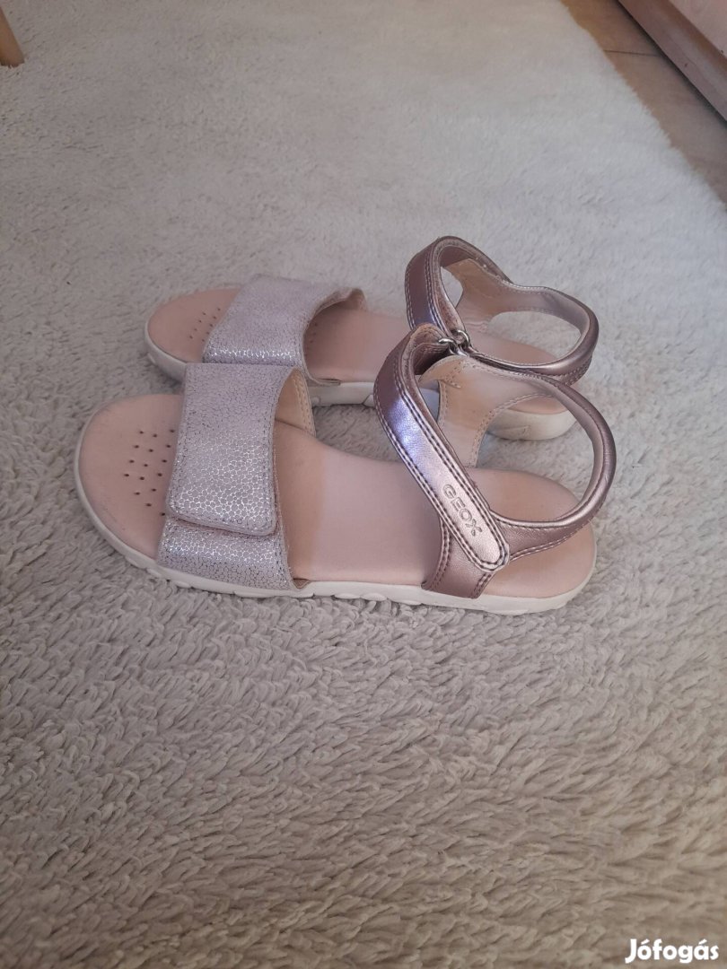 Geox tepőzáras nyitott szandál bőrszandál