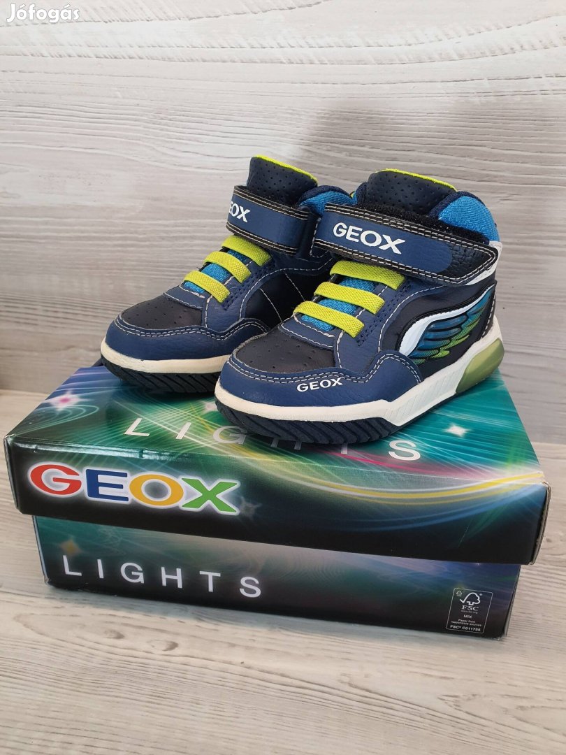 Geox világító cipő 