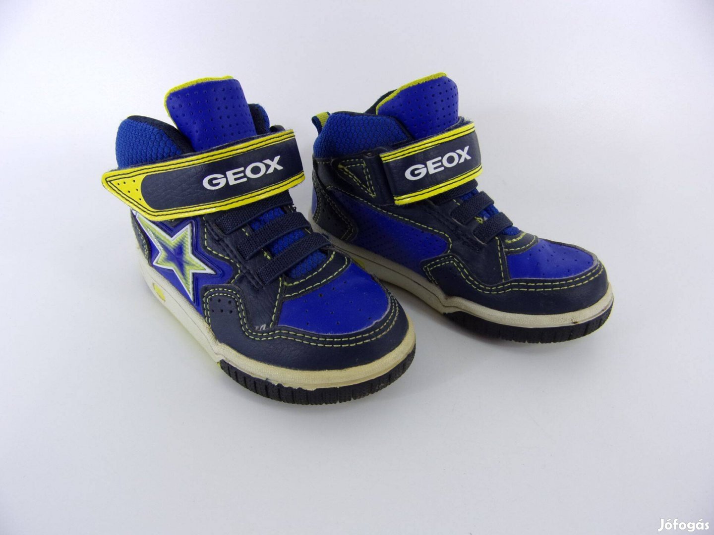 Geox világítós cipő 25 méretben