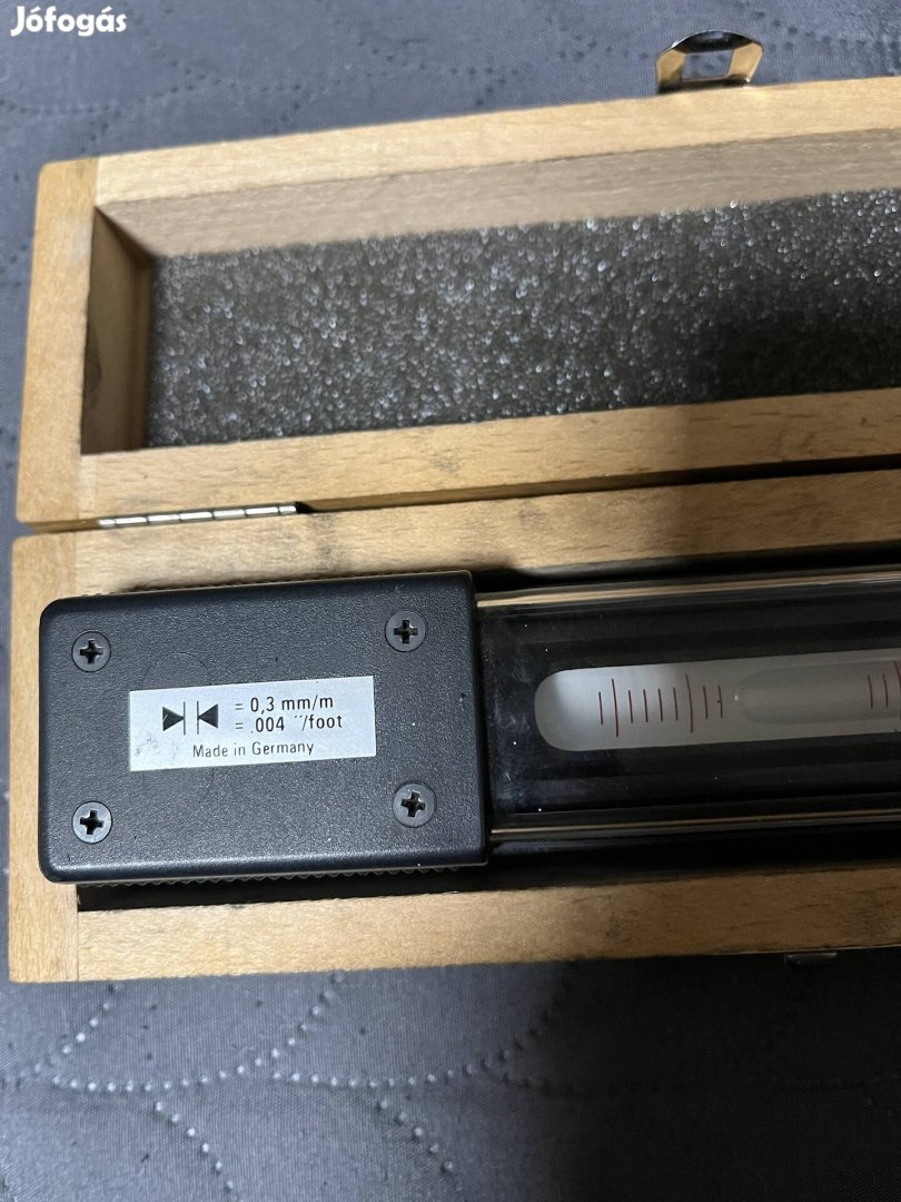 Gépbeállitó vízmérték