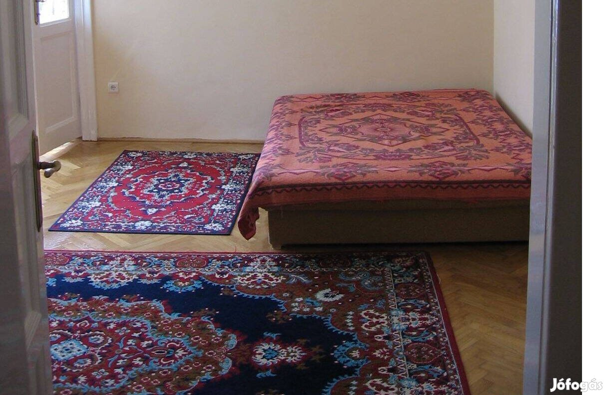 Gépi perzsaszőnyeg