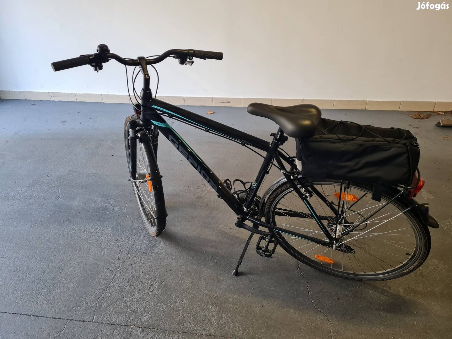 Gepida Albion trekking 200 ferfi 28" kerékpár
