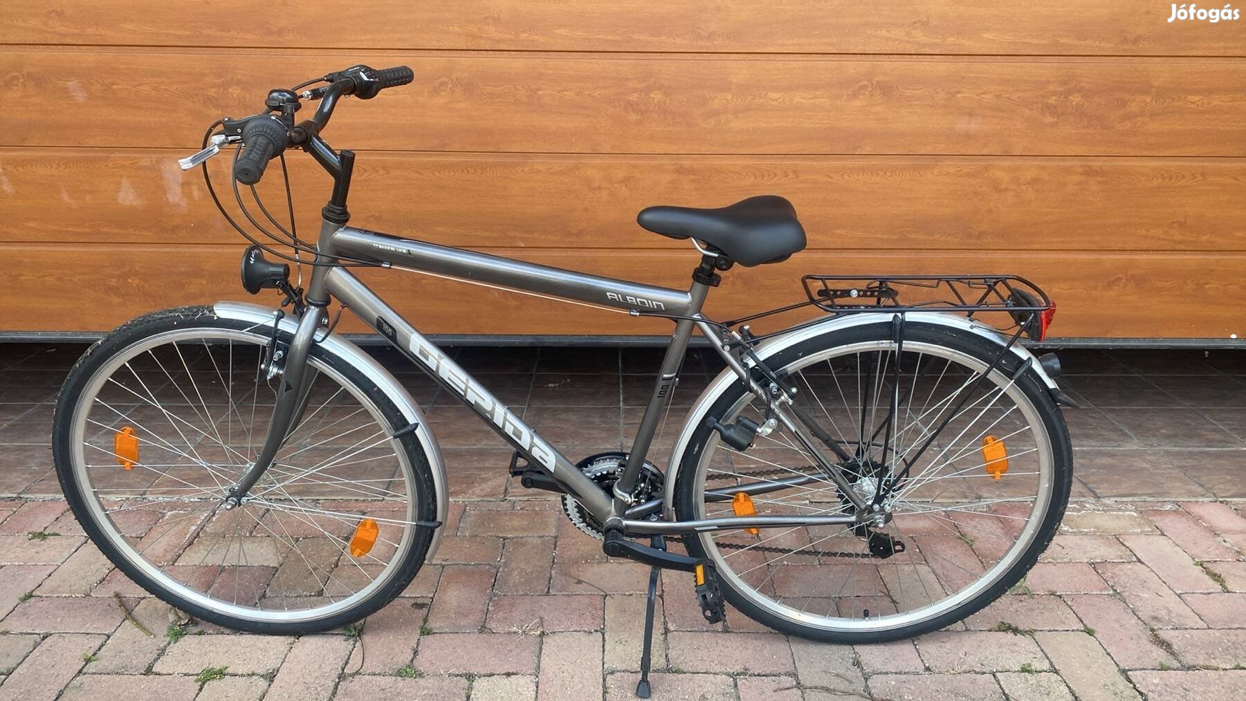 Gepida Alboin Trekker Line 28" férfi trekking kerékpár 