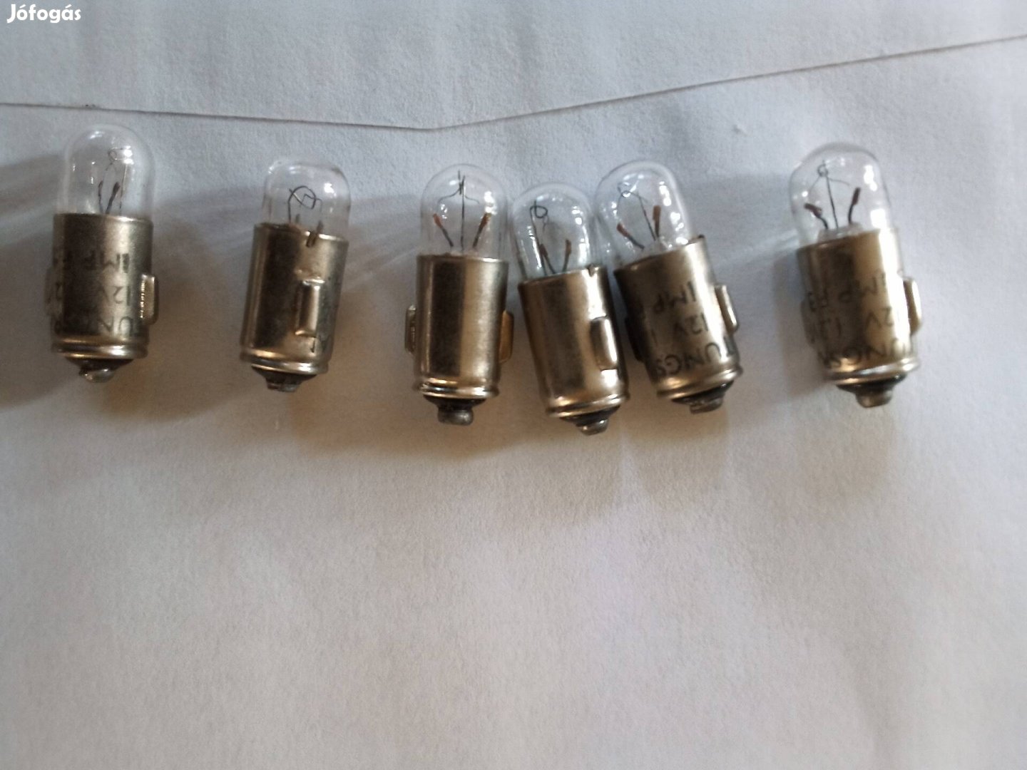 Gépjármű izzó 12 V 1,2 W . 30 db.